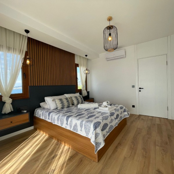 YALIKAVAK 4+1 DENİZE SIFIR SİTE İÇİNDE ÖZEL HAVUZLU