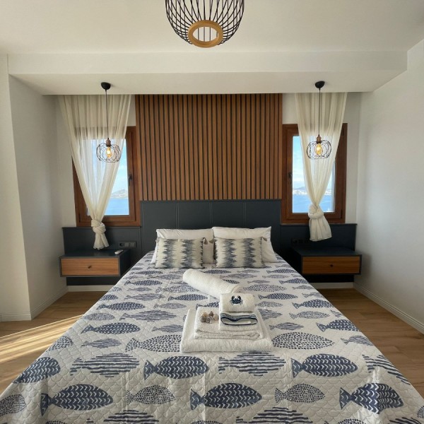 YALIKAVAK 4+1 DENİZE SIFIR SİTE İÇİNDE ÖZEL HAVUZLU