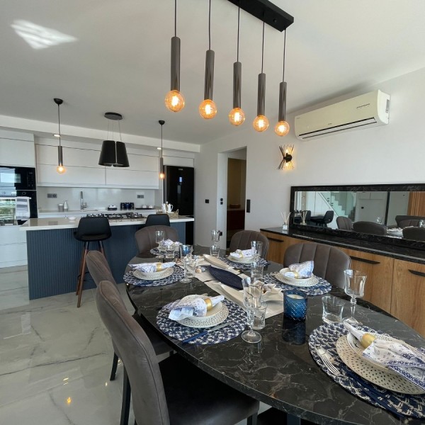 YALIKAVAK 4+1 DENİZE SIFIR SİTE İÇİNDE ÖZEL HAVUZLU