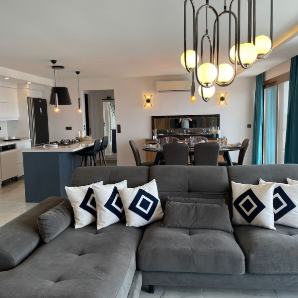 YALIKAVAK 4+1 DENİZE SIFIR SİTE İÇİNDE ÖZEL HAVUZLU