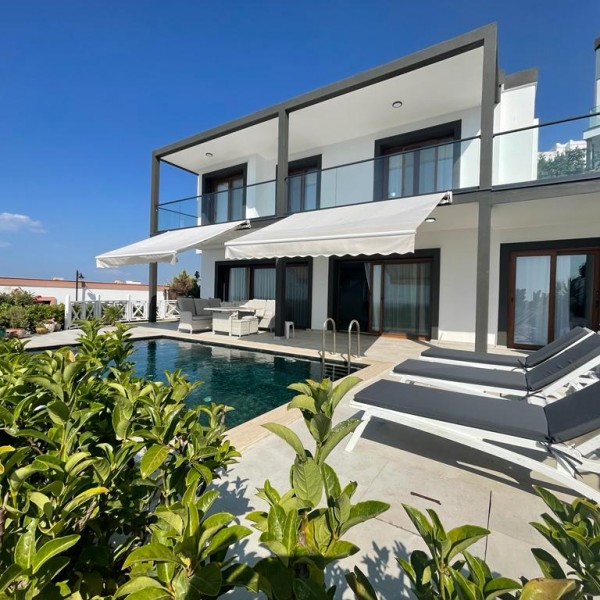 YALIKAVAK 4+1 DENİZE SIFIR SİTE İÇİNDE ÖZEL HAVUZLU